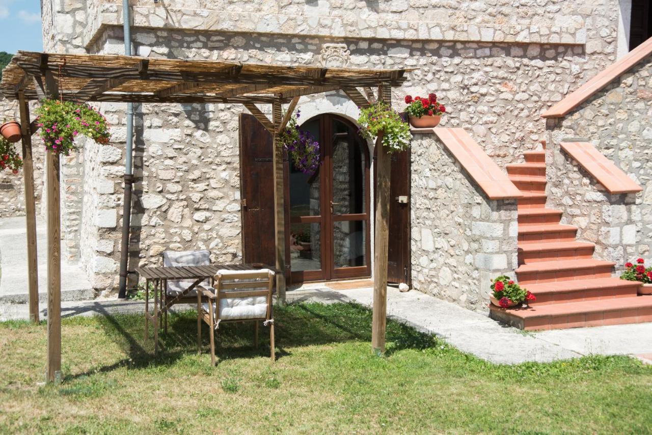 Agriturismo La Commenda-Adults Only Cascia Exterior photo