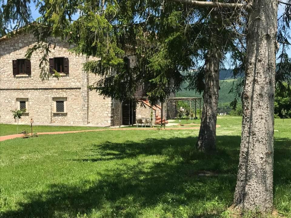 Agriturismo La Commenda-Adults Only Cascia Exterior photo